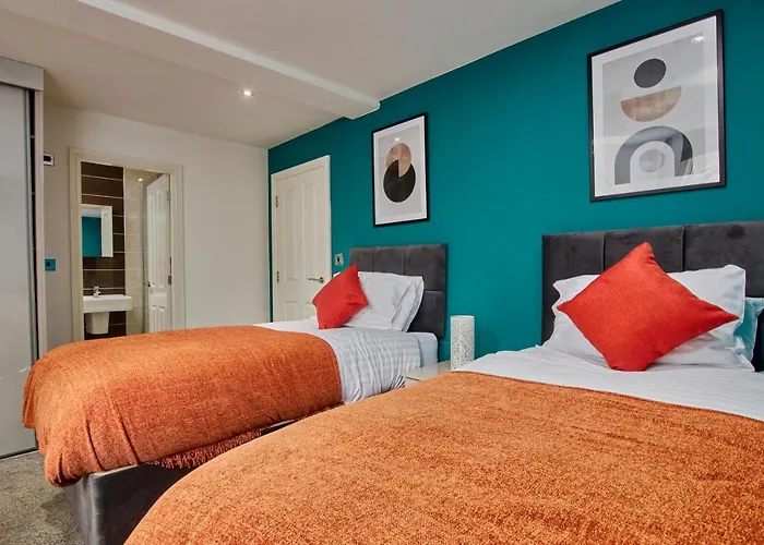 Spacious Centre 3 Bedroom, 3 Bathroom Appartamento