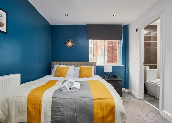 Spacious Centre 3 Bedroom, 3 Bathroom