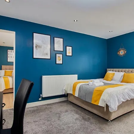 Apartament Spacious Centre 3 Bedroom, 3 Bathroom *